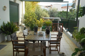 Pela's studio 10 minutes from the Athens airport